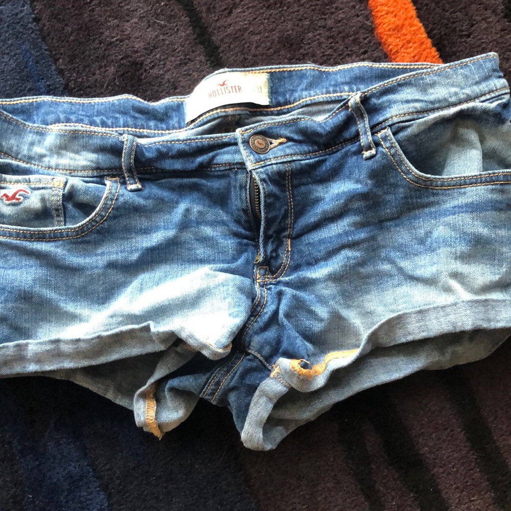 Hollister mini shorts